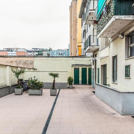 Eden House Sansiro-Duomo Netflix & Design Apartment Milan Bagian luar foto
