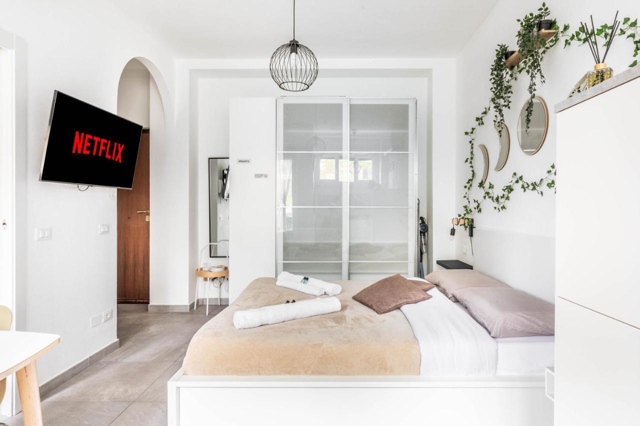 Eden House Sansiro-Duomo Netflix & Design Apartment Milan Bagian luar foto