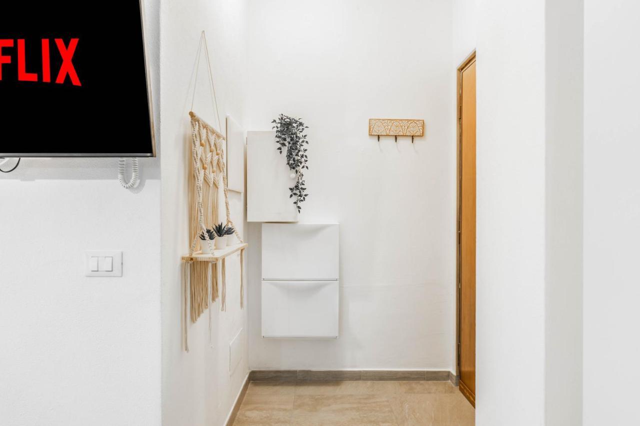 Eden House Sansiro-Duomo Netflix & Design Apartment Milan Bagian luar foto