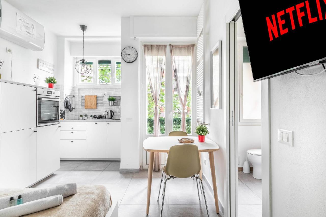Eden House Sansiro-Duomo Netflix & Design Apartment Milan Bagian luar foto