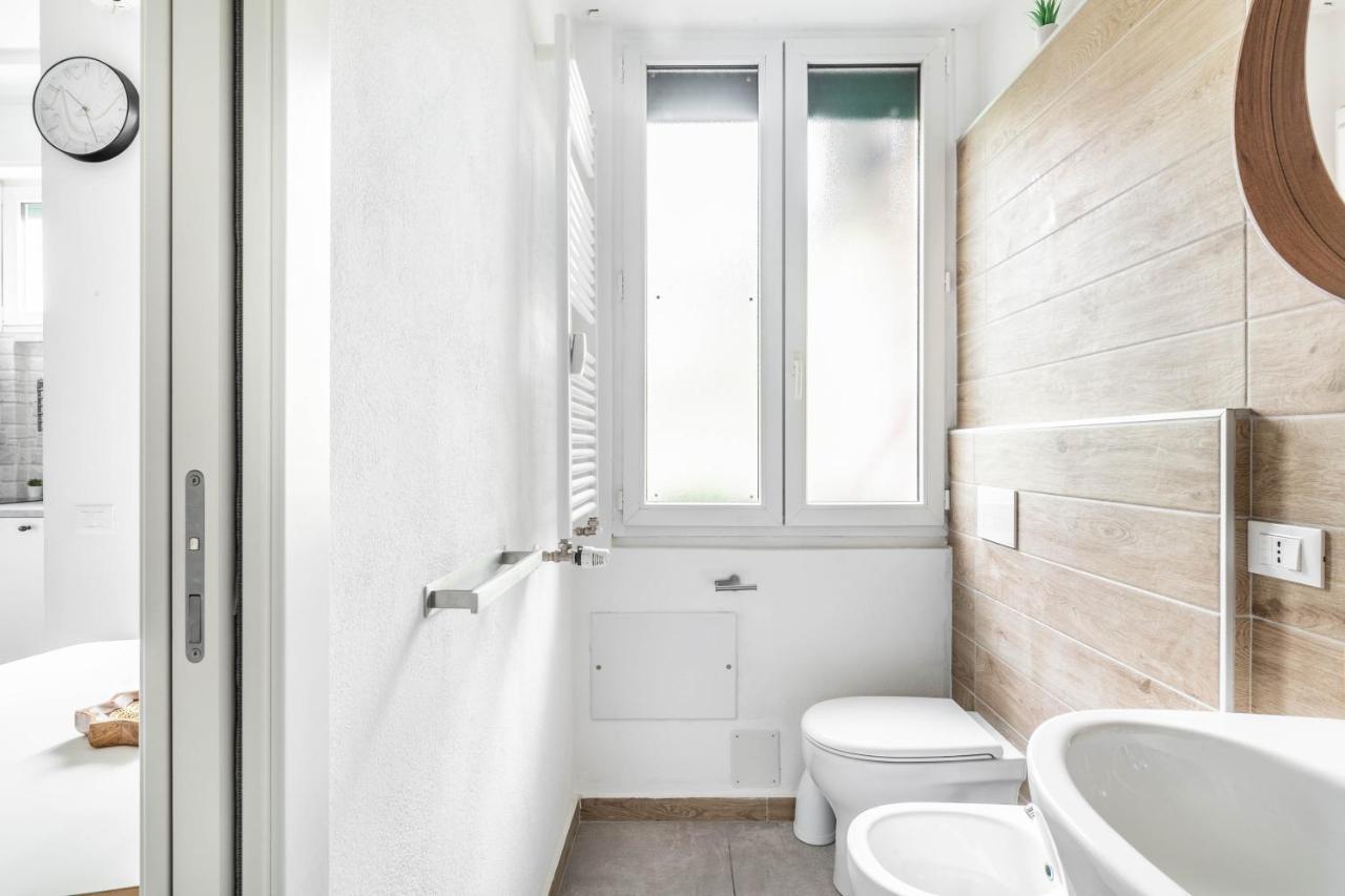 Eden House Sansiro-Duomo Netflix & Design Apartment Milan Bagian luar foto